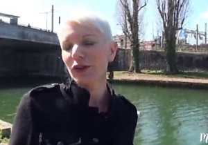 Buzzcut-sporting chick worships a huge dick