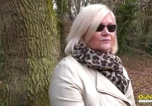 Passion-fueled pussy eating with a proper MILF