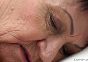 Massage leads to passionate mature sex here