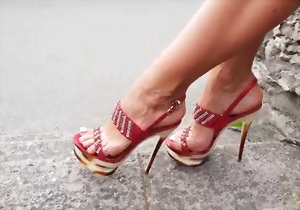 Sweet leggy mature demonstrates her aesthetic high heels