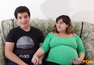 Sensual busty mature opens her sweat hole in the missionary pose