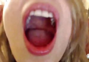 Busty beauty likes playing with her tight wet pussy on the cam