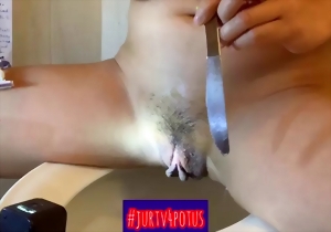 Aesthetic brunette Asian stimulates her pussy with a toothbrush